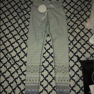 Sarah’s Day x White Fox Active leggings